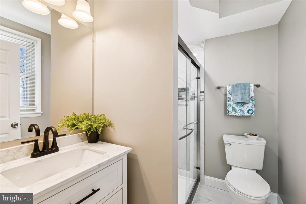 Image 12 of property listing at 3542 LYNNE HAVEN DR, Baltimore, MD 21244