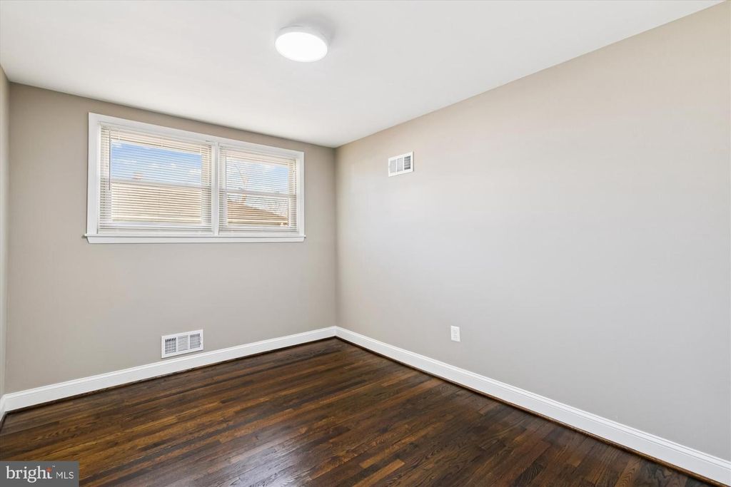 Image 13 of property listing at 3542 LYNNE HAVEN DR, Baltimore, MD 21244