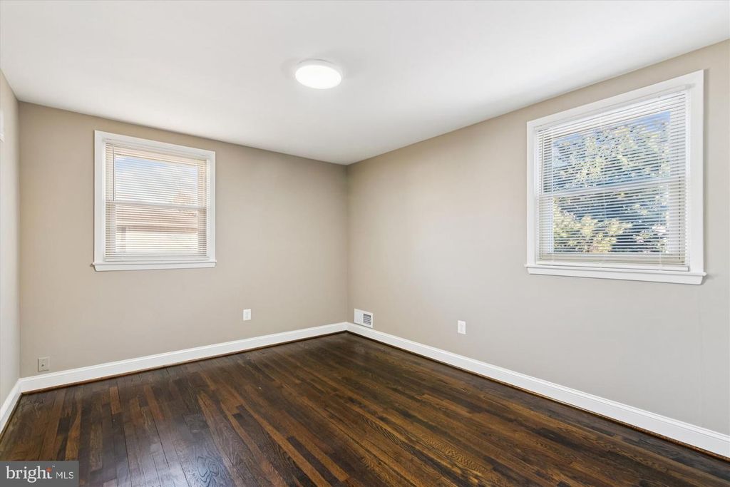 Image 16 of property listing at 3542 LYNNE HAVEN DR, Baltimore, MD 21244