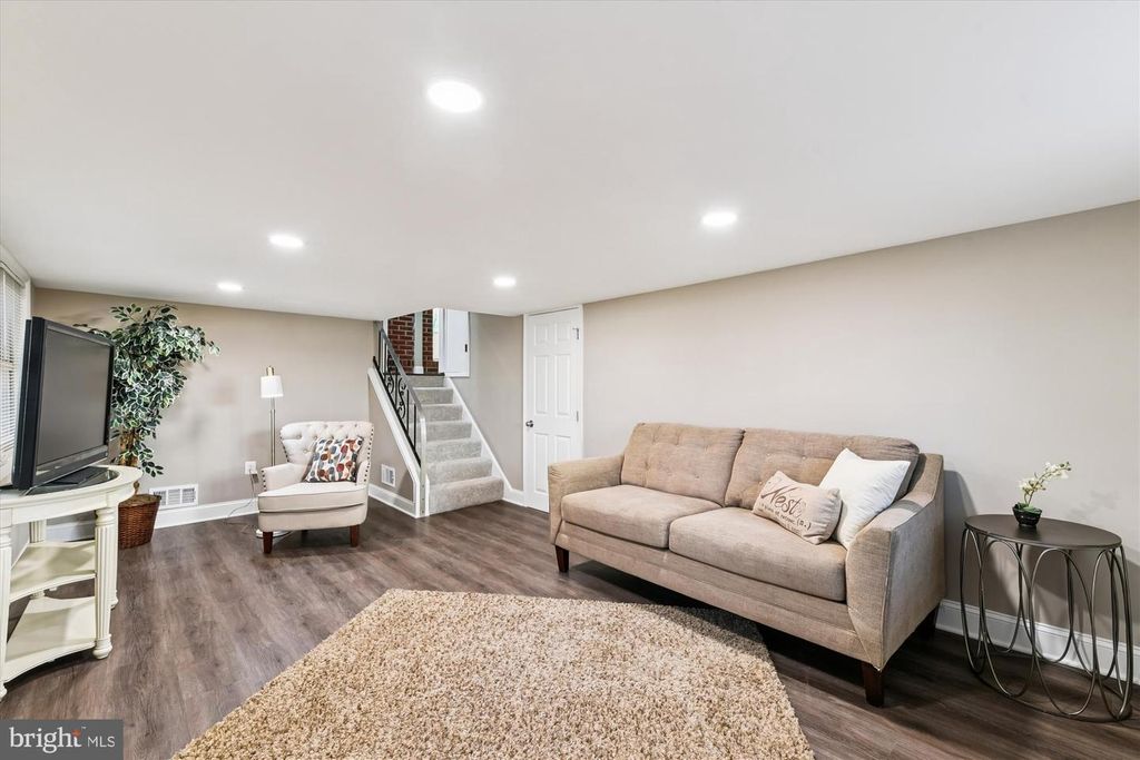 Image 18 of property listing at 3542 LYNNE HAVEN DR, Baltimore, MD 21244