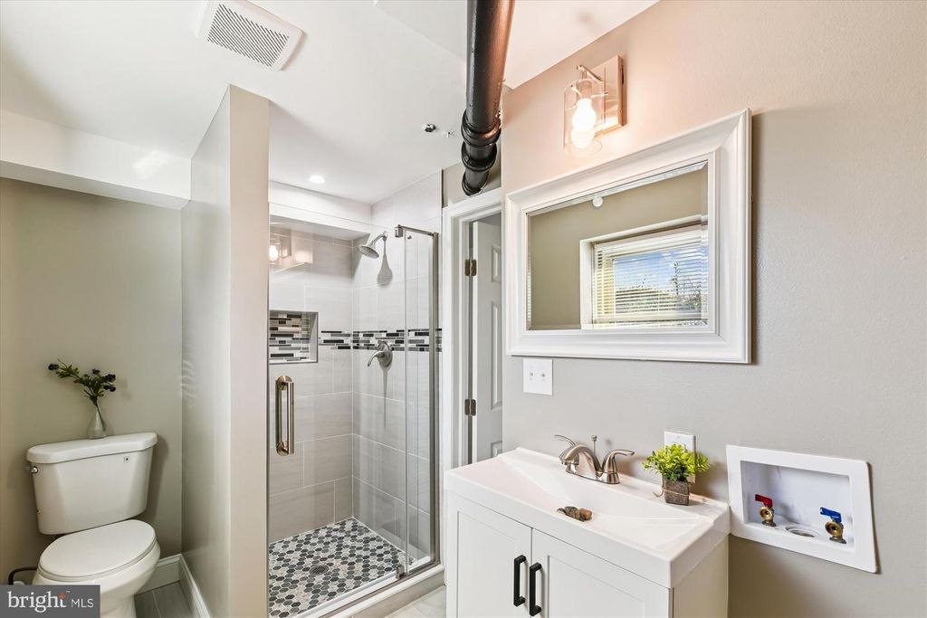 Image 19 of property listing at 3542 LYNNE HAVEN DR, Baltimore, MD 21244