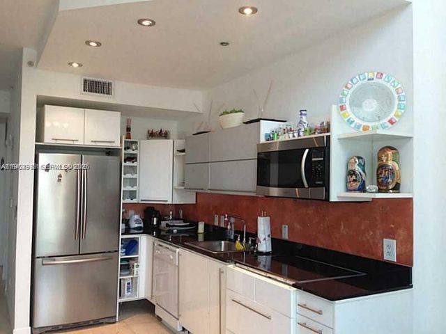 690 SW 1st Ct 1506, Miami, FL 33130