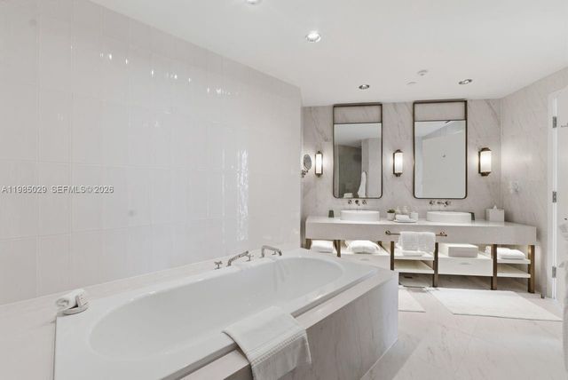 525 N Fort Lauderdale Beach Blvd 1509, Fort Lauderdale, FL 33304
