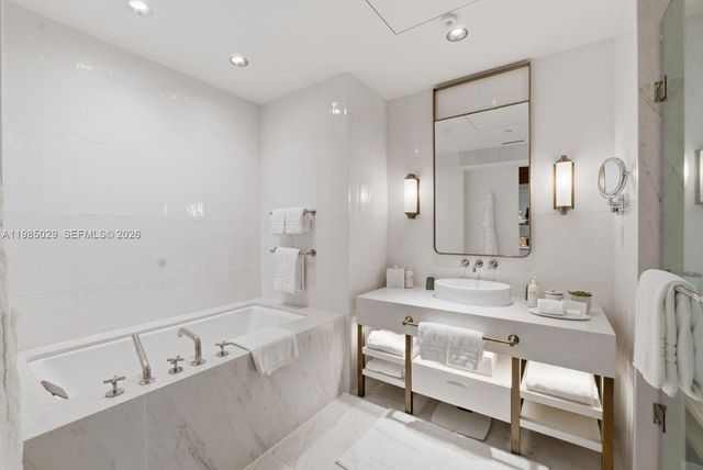 525 N Fort Lauderdale Beach Blvd 1509, Fort Lauderdale, FL 33304