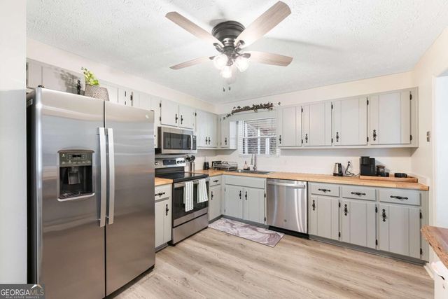 1426 Raintree Drive, Snellville, GA 30078