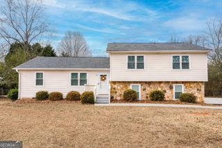 1426 Raintree Drive, Snellville, GA 30078