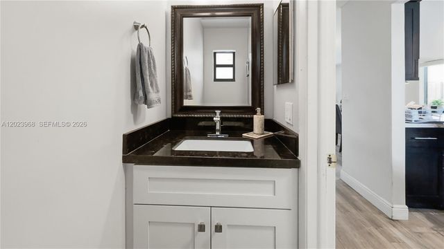 201 NW 106th Ter, Pembroke Pines, FL 33026