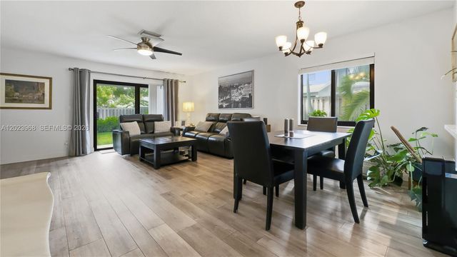 201 NW 106th Ter, Pembroke Pines, FL 33026