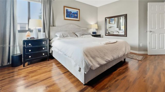 201 NW 106th Ter, Pembroke Pines, FL 33026