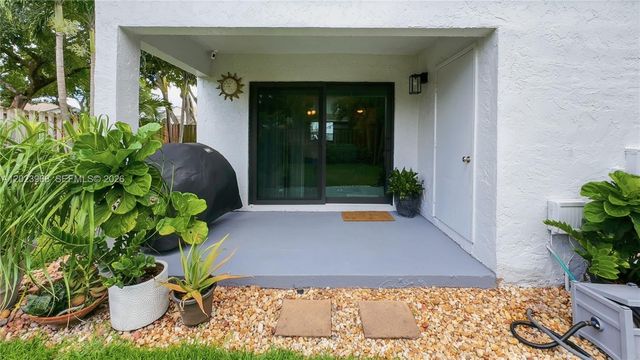 201 NW 106th Ter, Pembroke Pines, FL 33026