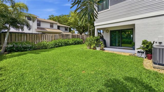 201 NW 106th Ter, Pembroke Pines, FL 33026