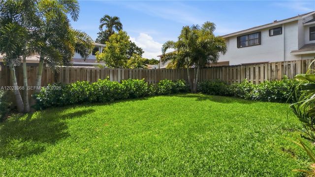 201 NW 106th Ter, Pembroke Pines, FL 33026