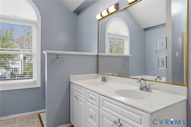 5716 Saddle Hill Dr, Midlothian, VA 23112