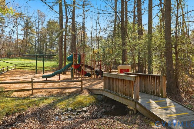 5716 Saddle Hill Dr, Midlothian, VA 23112