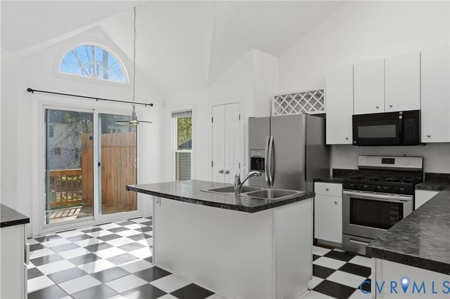 5716 Saddle Hill Dr, Midlothian, VA 23112