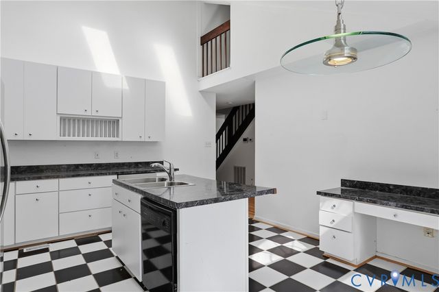 5716 Saddle Hill Dr, Midlothian, VA 23112