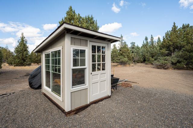 1500 NW 77th Street, Redmond, OR 97756