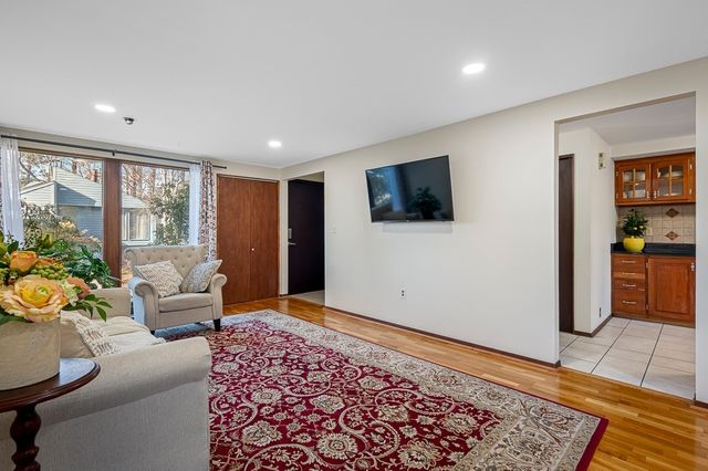 140 Butternut Hollow 140, Acton, MA 01718