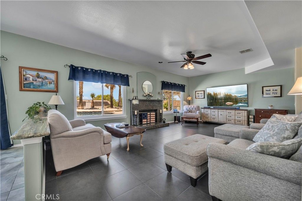 Image 11 of property listing at 7305 Dana Drive, Palmdale, CA 93551