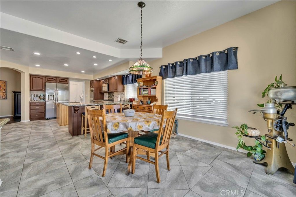 Image 14 of property listing at 7305 Dana Drive, Palmdale, CA 93551