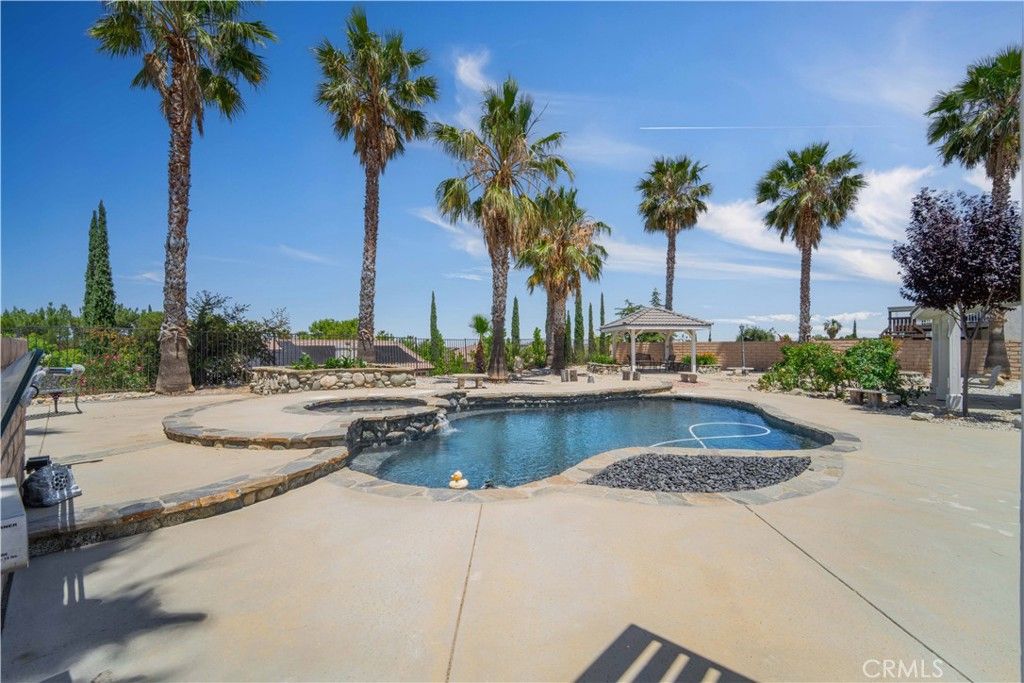 Image 3 of property listing at 7305 Dana Drive, Palmdale, CA 93551
