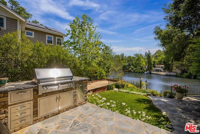 2210 Triunfo Place, Agoura Hills, CA 91301