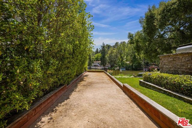 2210 Triunfo Place, Agoura Hills, CA 91301