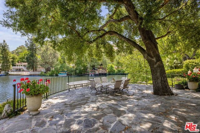 2210 Triunfo Place, Agoura Hills, CA 91301
