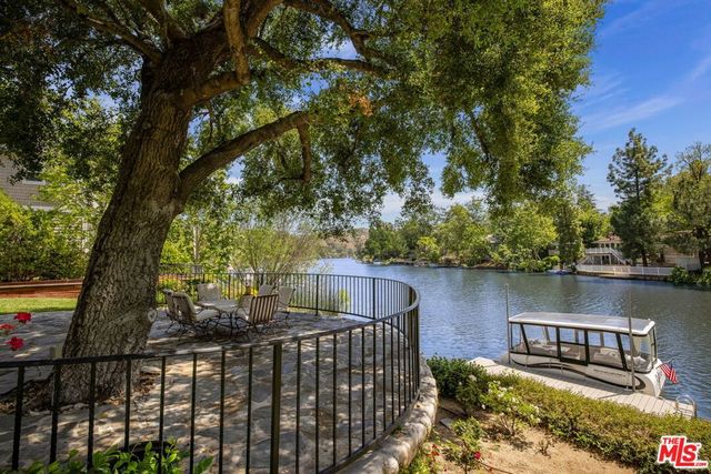 2210 Triunfo Place, Agoura Hills, CA 91301