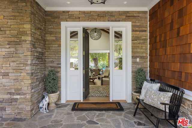 2210 Triunfo Place, Agoura Hills, CA 91301