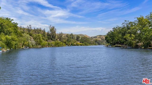 2210 Triunfo Place, Agoura Hills, CA 91301
