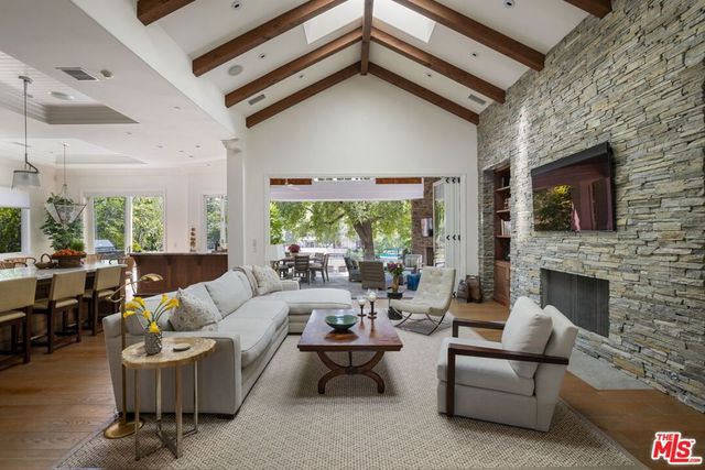 2210 Triunfo Place, Agoura Hills, CA 91301