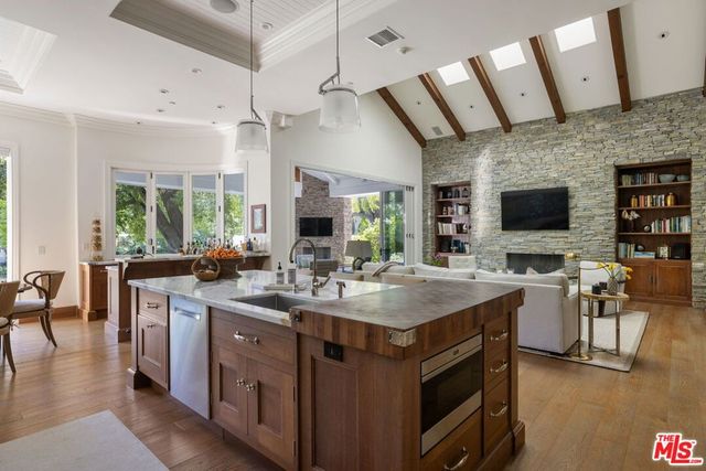 2210 Triunfo Place, Agoura Hills, CA 91301
