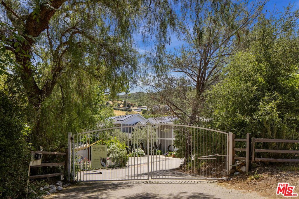 2210 Triunfo Place, Agoura Hills, CA 91301