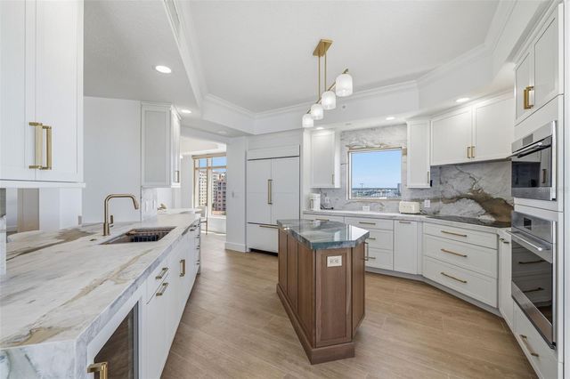 11 BAYMONT STREET 907, Clearwater Beach, FL 33767