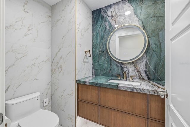 11 BAYMONT STREET 907, Clearwater Beach, FL 33767