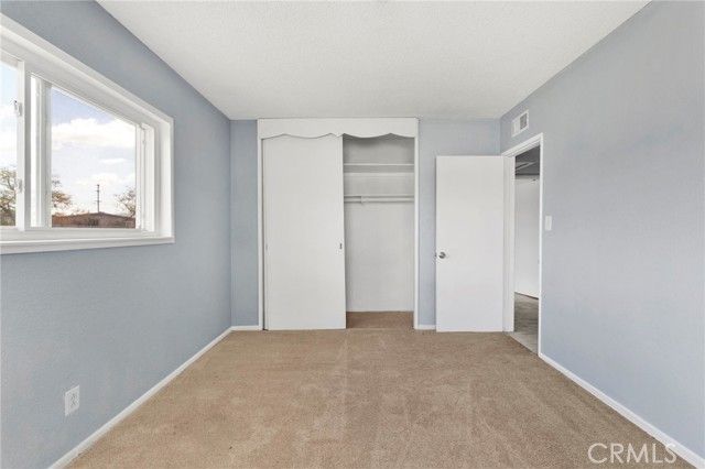 21008 South Road, Apple Valley, CA 92307