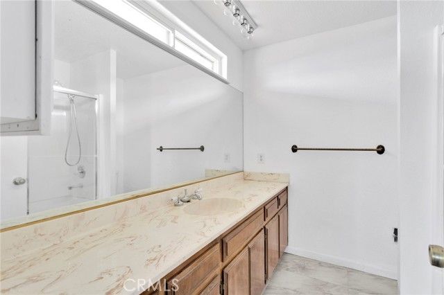 21008 South Road, Apple Valley, CA 92307