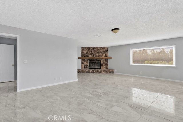 21008 South Road, Apple Valley, CA 92307