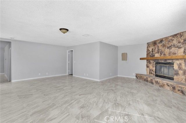 21008 South Road, Apple Valley, CA 92307