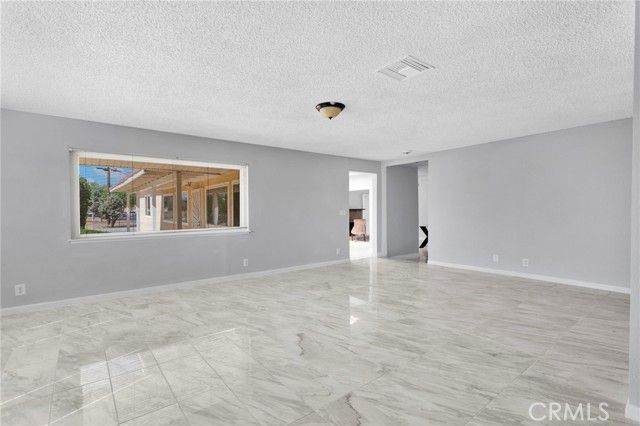 21008 South Road, Apple Valley, CA 92307