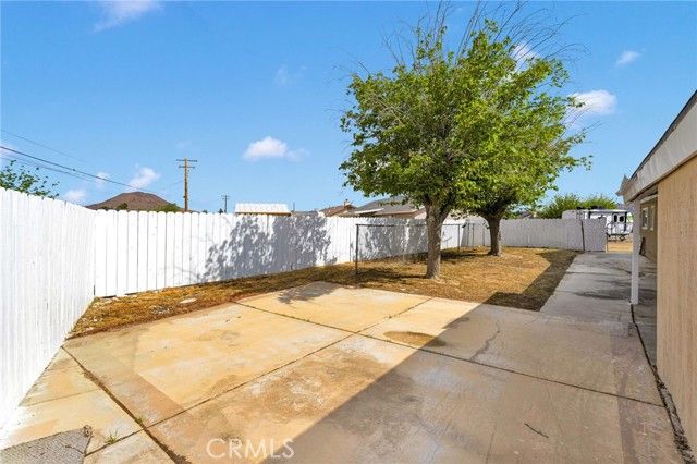 21008 South Road, Apple Valley, CA 92307