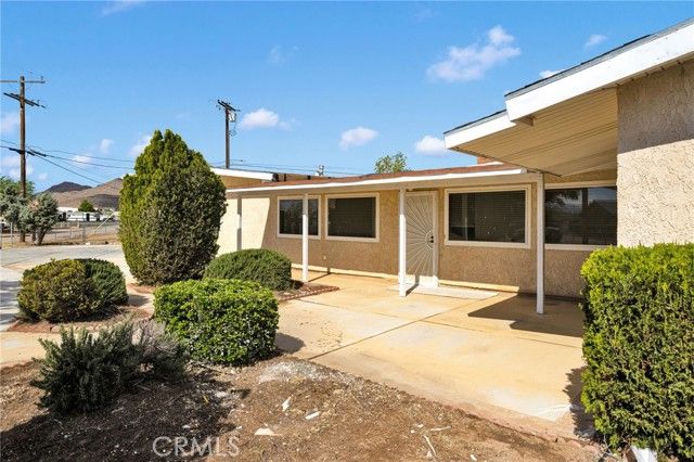 21008 South Road, Apple Valley, CA 92307