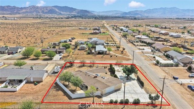 21008 South Road, Apple Valley, CA 92307