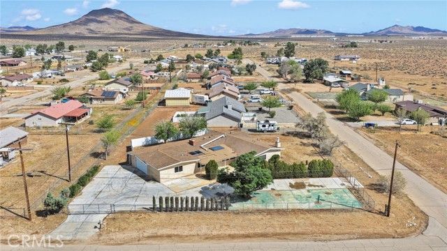 21008 South Road, Apple Valley, CA 92307