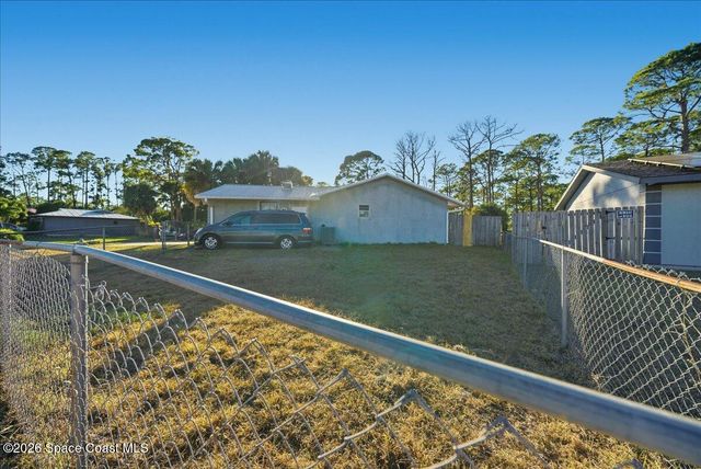 401 Whealan Street SW, Palm Bay, FL 32908