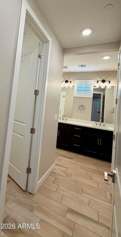 2121 W Sonoran Desert Drive Apt 17, Phoenix, AZ 85085