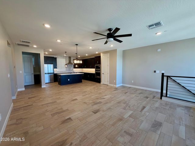 2121 W Sonoran Desert Drive Apt 17, Phoenix, AZ 85085