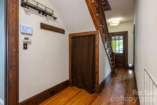 3 Woodlawn Avenue, Asheville, NC 28801