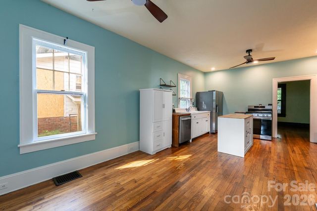 3 Woodlawn Avenue, Asheville, NC 28801